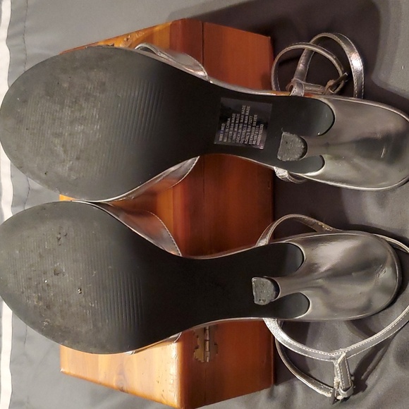 APT 9 Silver Stephanie Heels size 8 - Picture 9 of 10